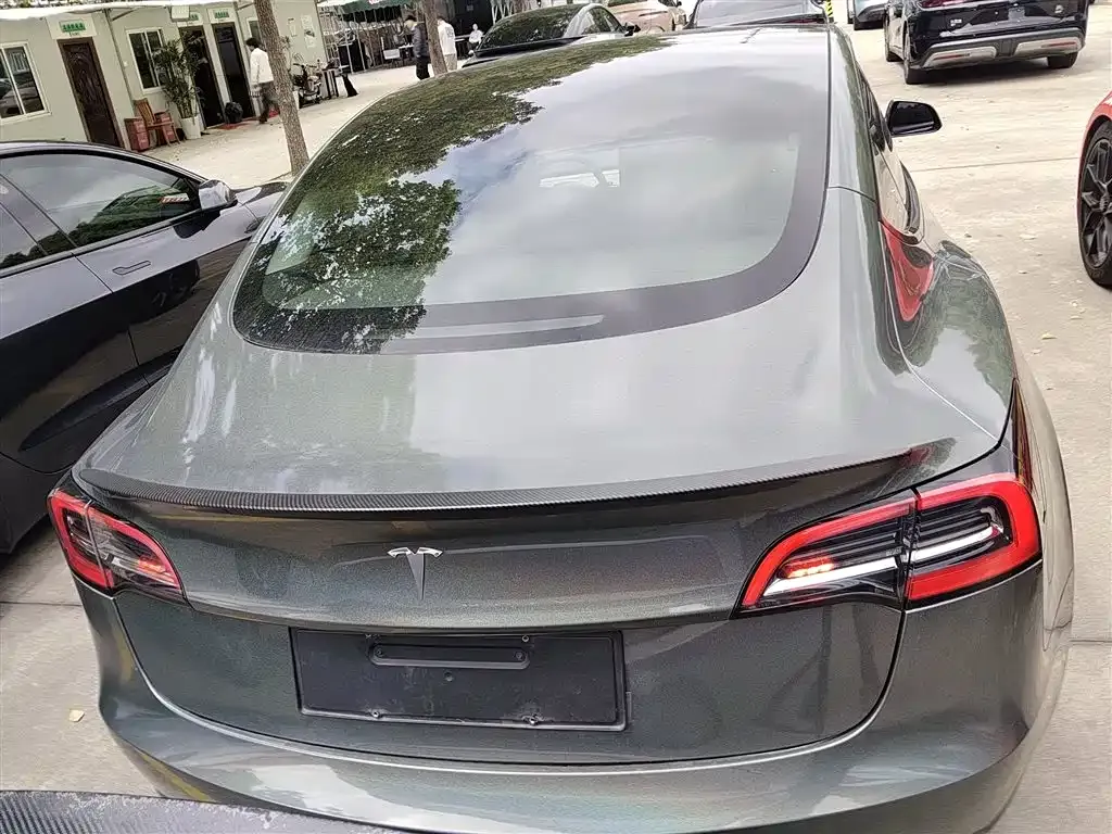 Tesla Model 3 — фото 4