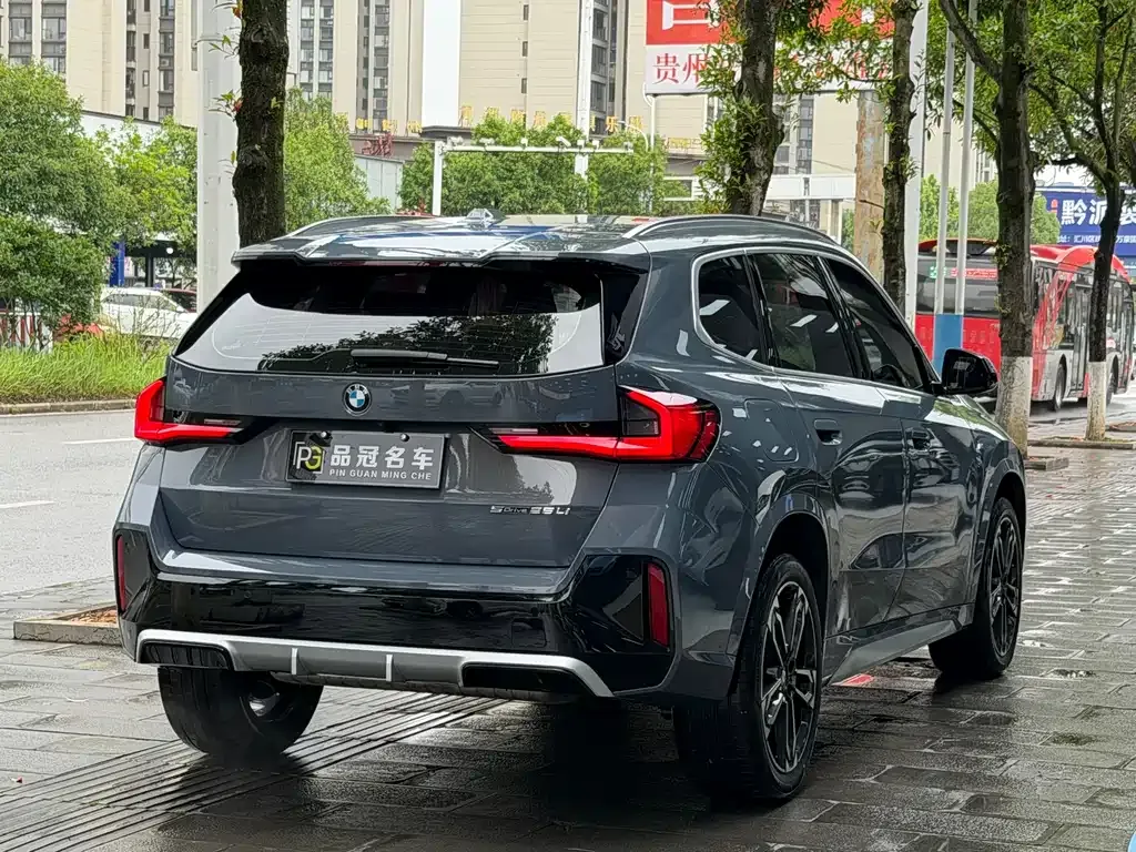 BMW X1 — фото 9