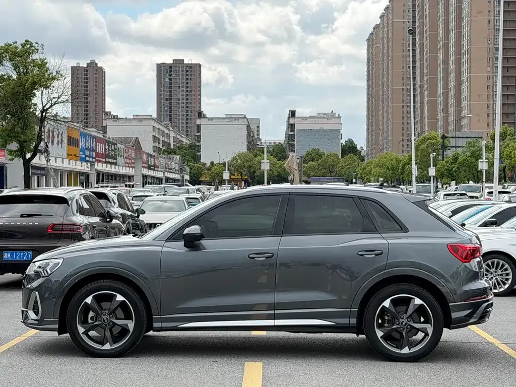 Audi Q3 — фото 10
