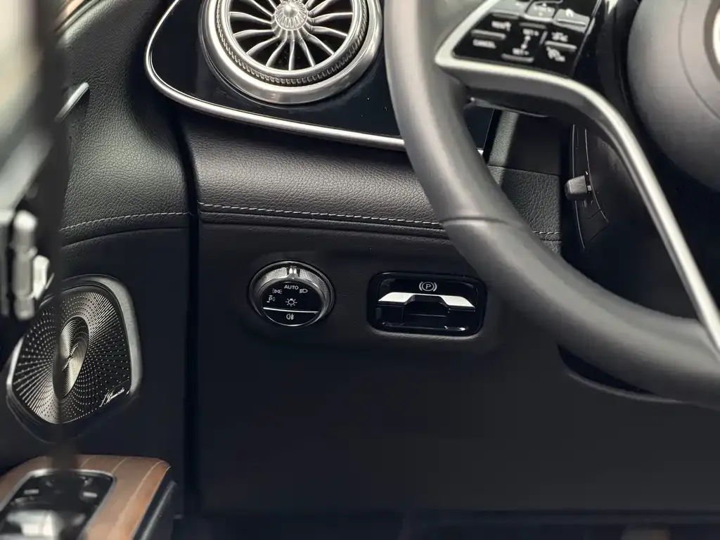 Mercedes-Benz EQS SUV 2023 из CN, фото 4