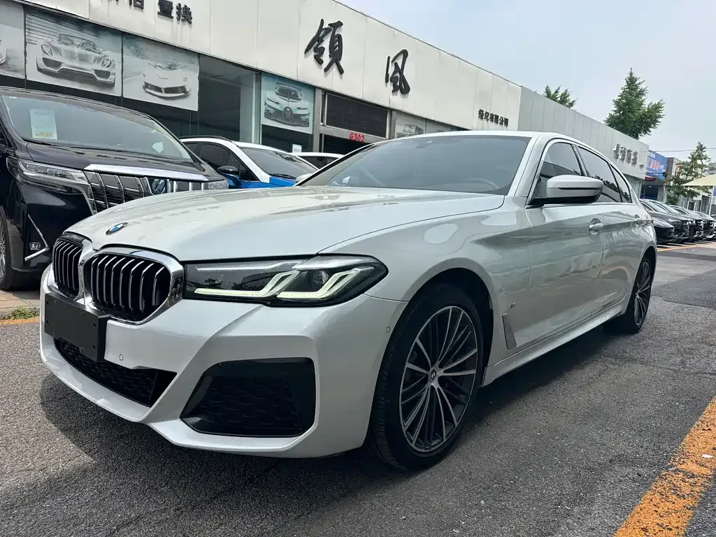 BMW 5 Series — фото 1