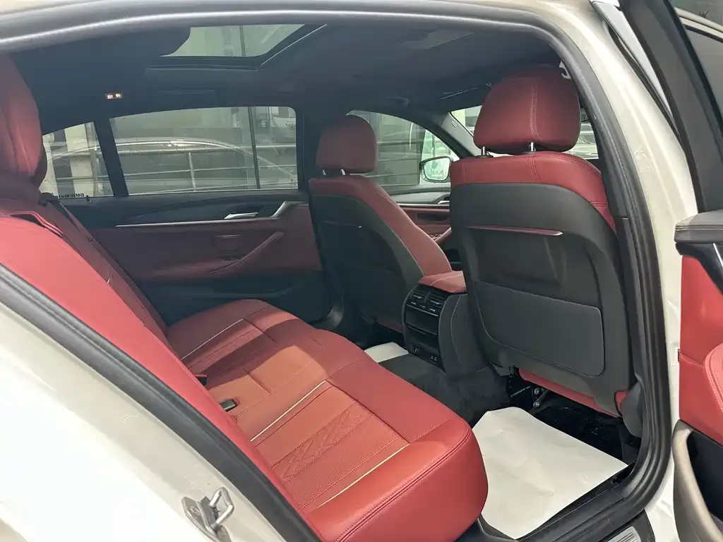 BMW 5 Series — фото 10