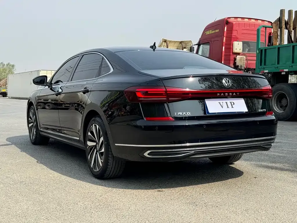 Volkswagen Passat — фото 4