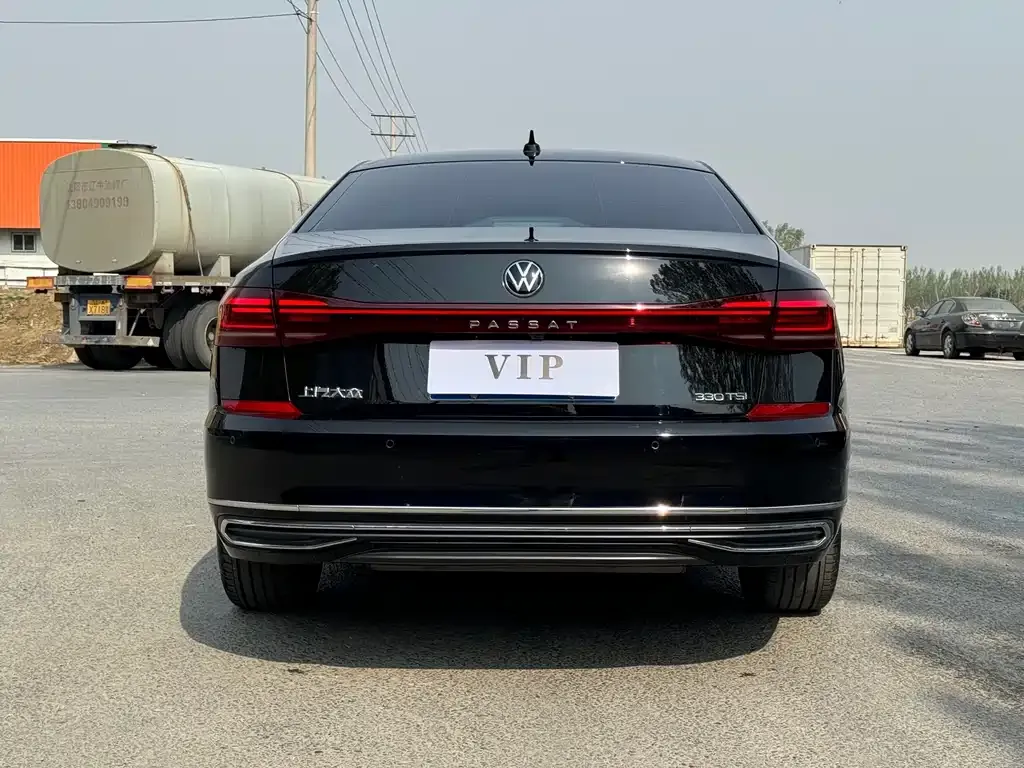 Volkswagen Passat — фото 5