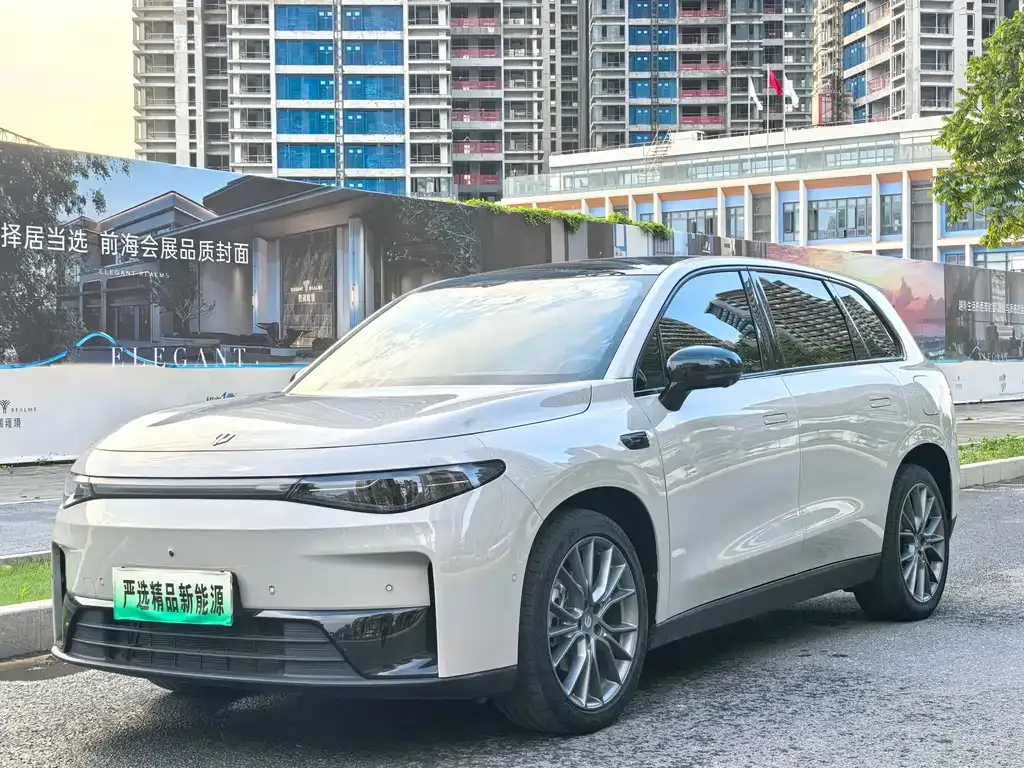 Leapmotor C10