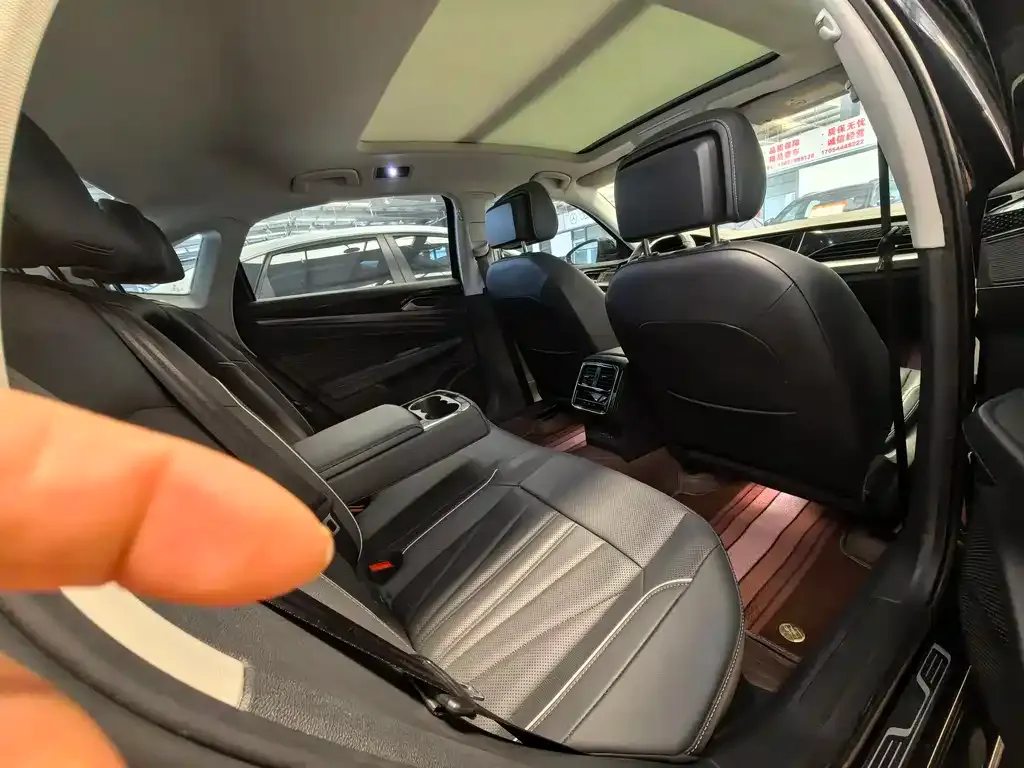 Volkswagen Passat — фото 9