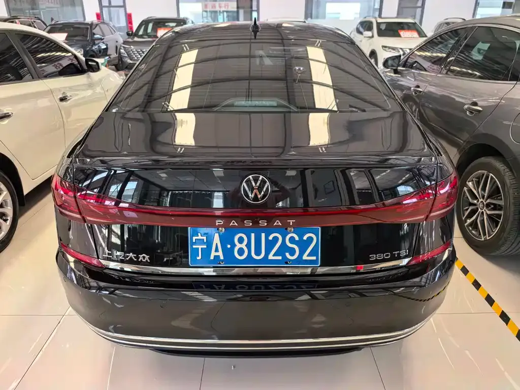 Volkswagen Passat — фото 2