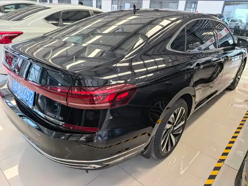 Volkswagen Passat — фото 10