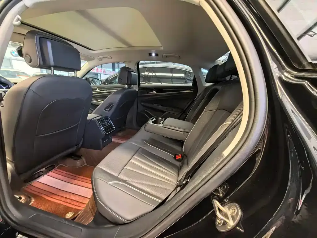 Volkswagen Passat — фото 3