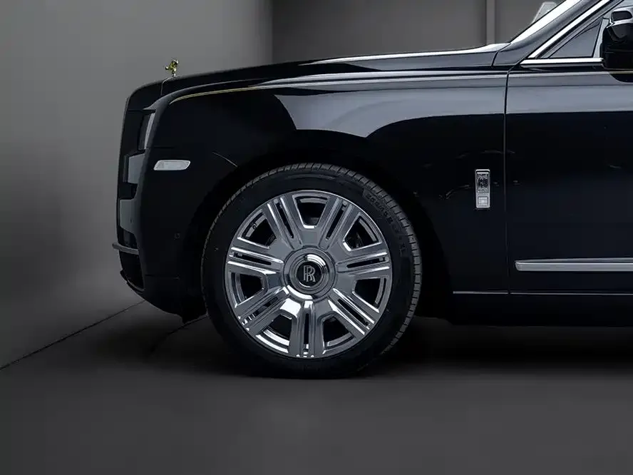 Rolls-Royce Cullinan — фото 7