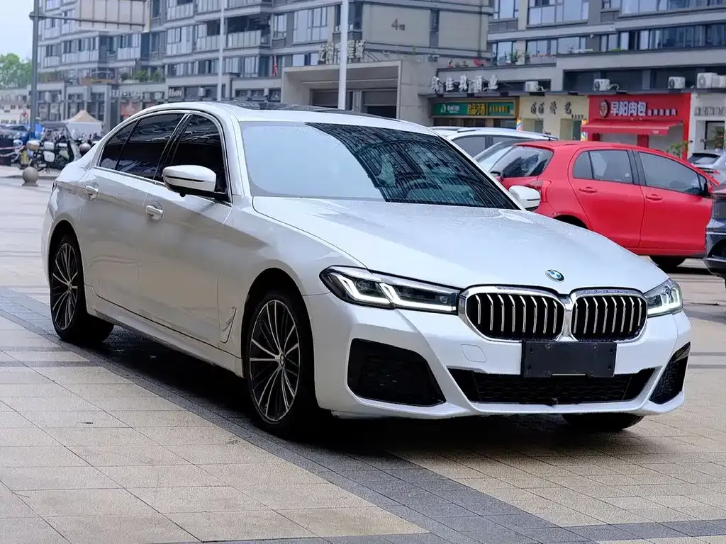 BMW 5 Series — фото 10