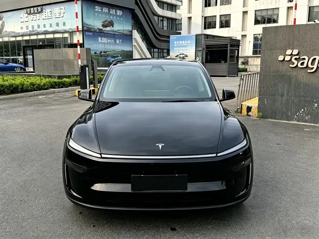 Tesla Model Y — фото 7