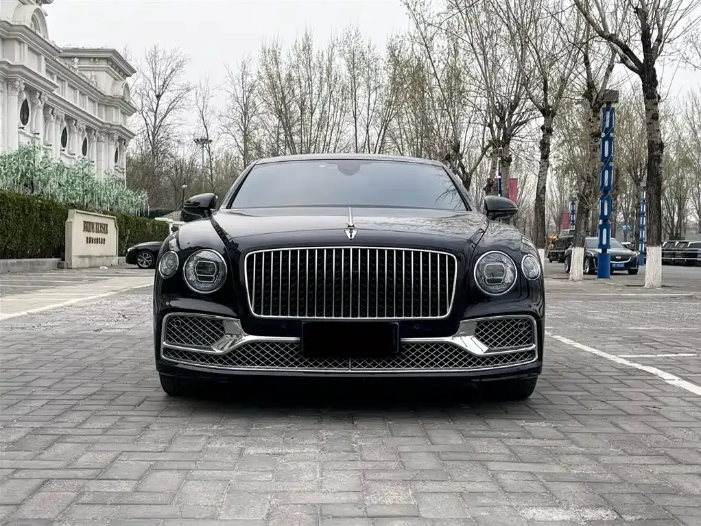 Bentley Flying Spur — фото 9