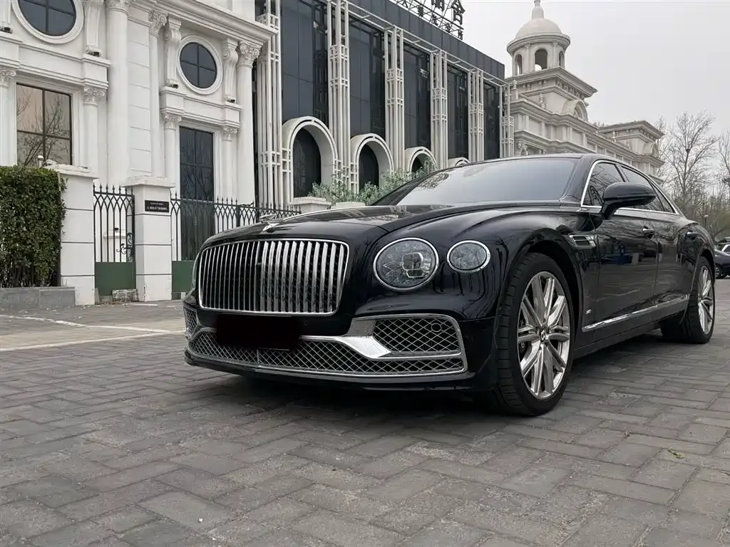 Bentley Flying Spur — фото 6