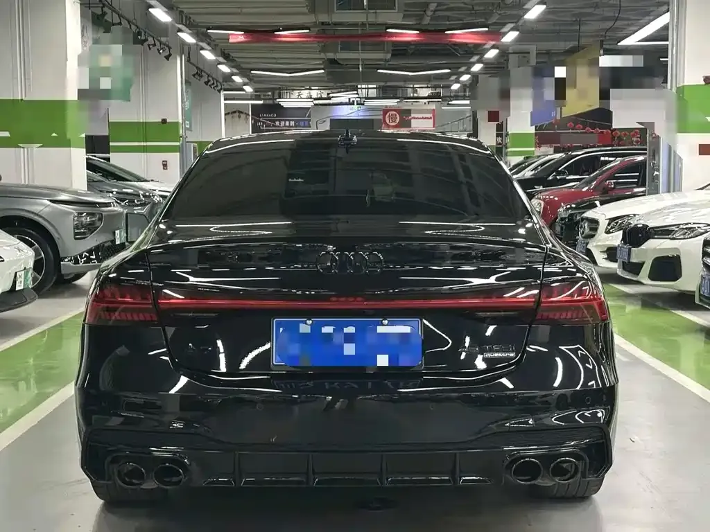 Audi A7L — фото 7