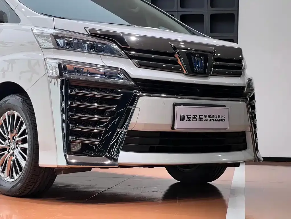 Toyota Vellfire — фото 9
