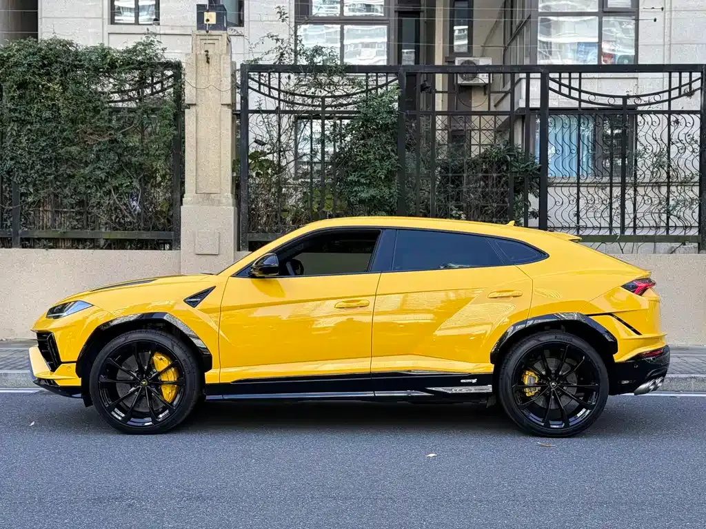 Lamborghini Urus — фото 7