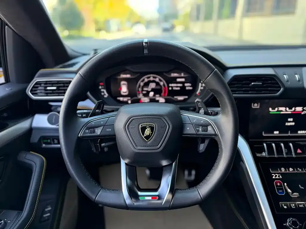 Lamborghini Urus — фото 3
