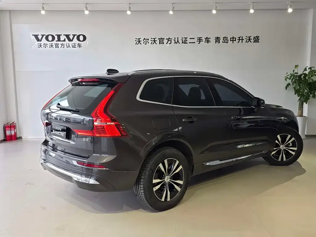 Volvo XC60 — фото 9