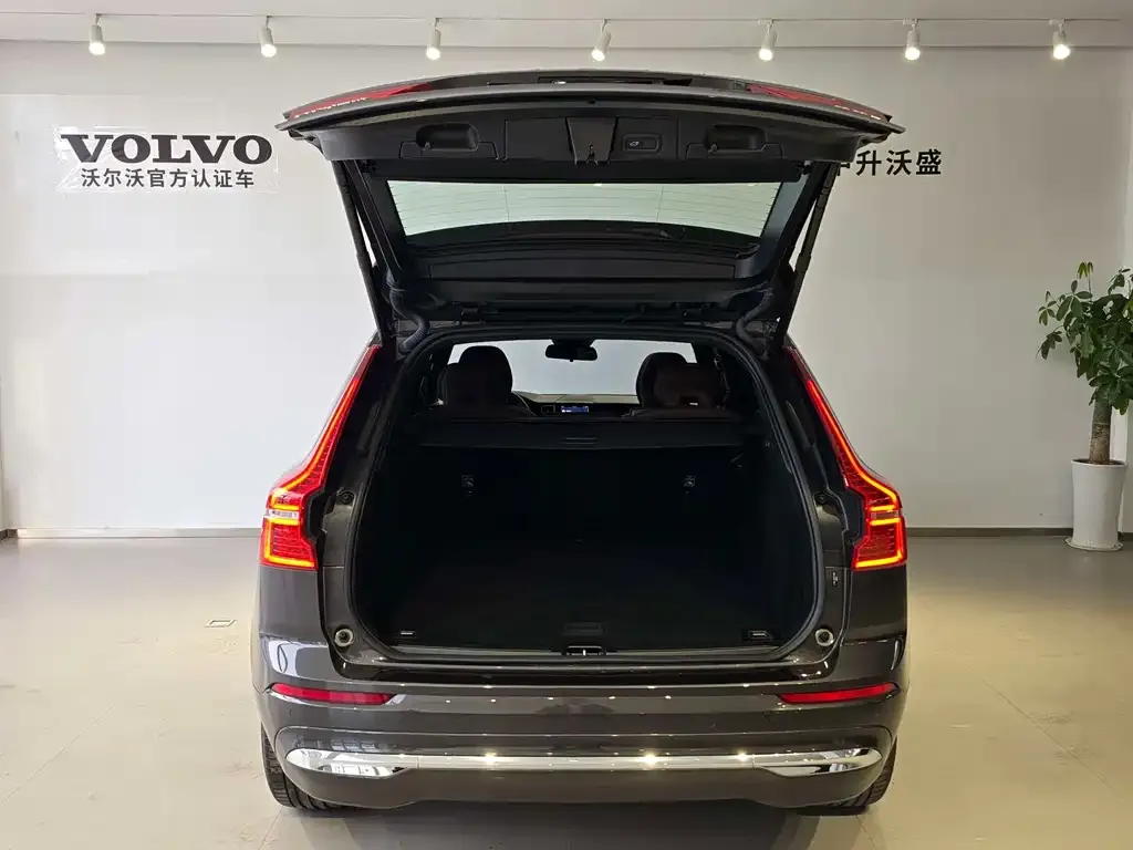 Volvo XC60 — фото 5