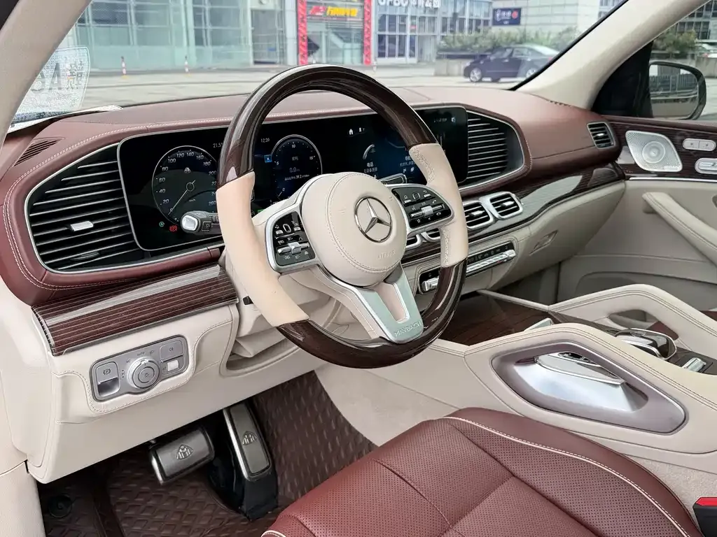 Mercedes-Benz GLS — фото 5