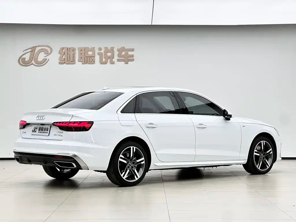 Audi A4L — фото 8