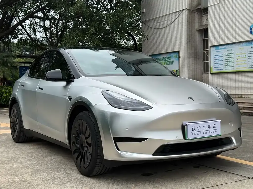 Tesla Model Y — фото 8