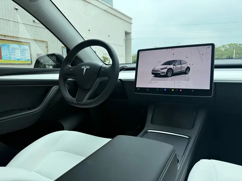 Tesla Model Y — фото 2