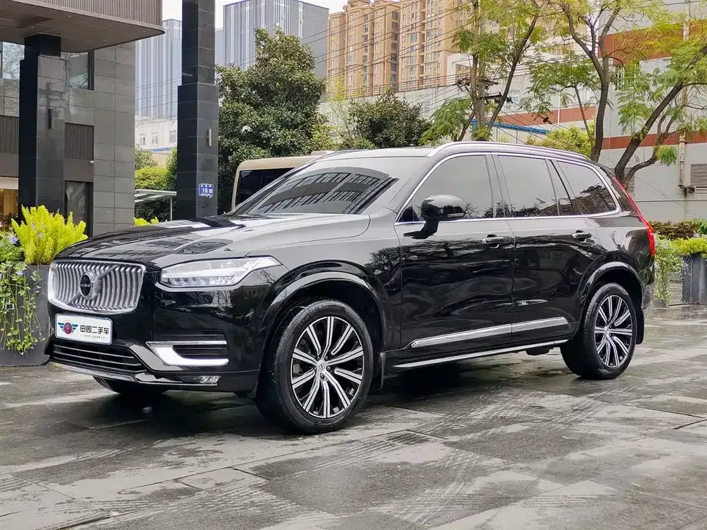 Volvo XC90 — фото 1