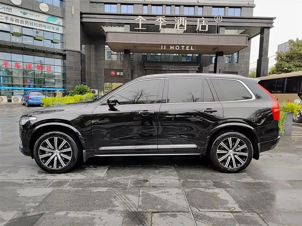 Volvo XC90 — фото 9