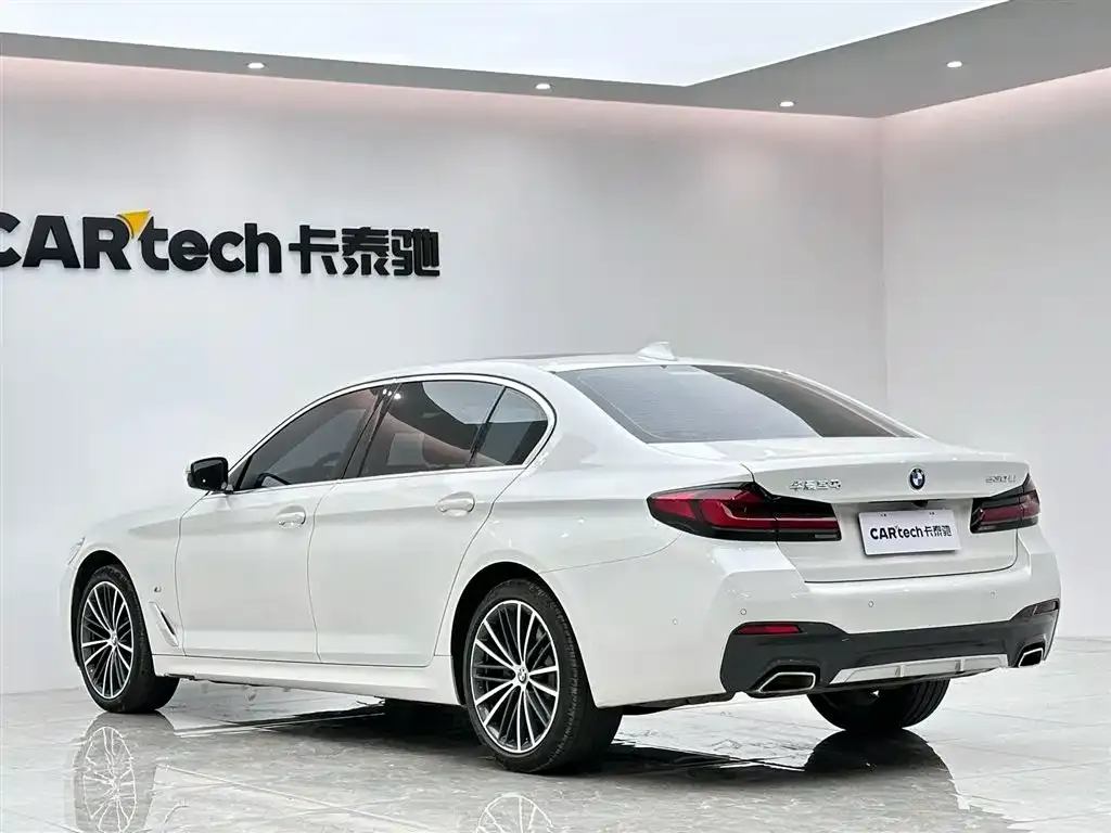BMW 5 Series — фото 9
