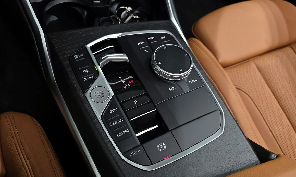 BMW 3-Series 2023 из KR, фото 5