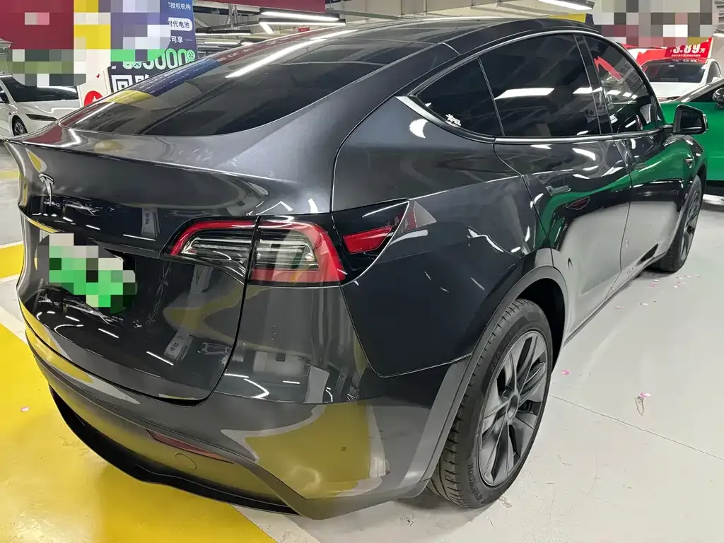 Tesla Model Y — фото 5