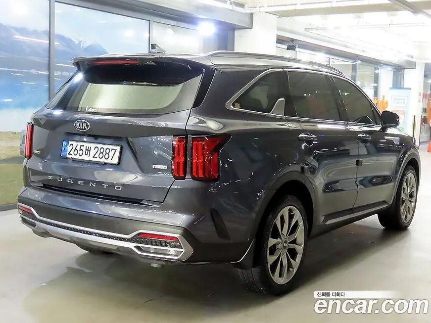 Kia Sorento — фото 8