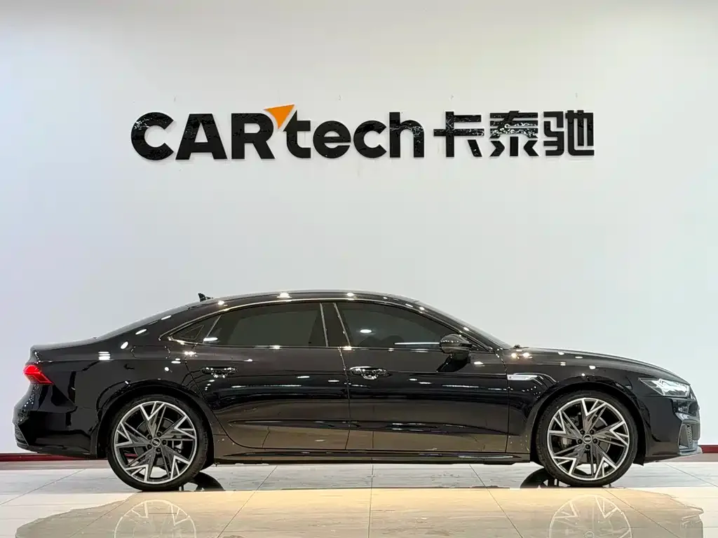 Audi A7L — фото 10