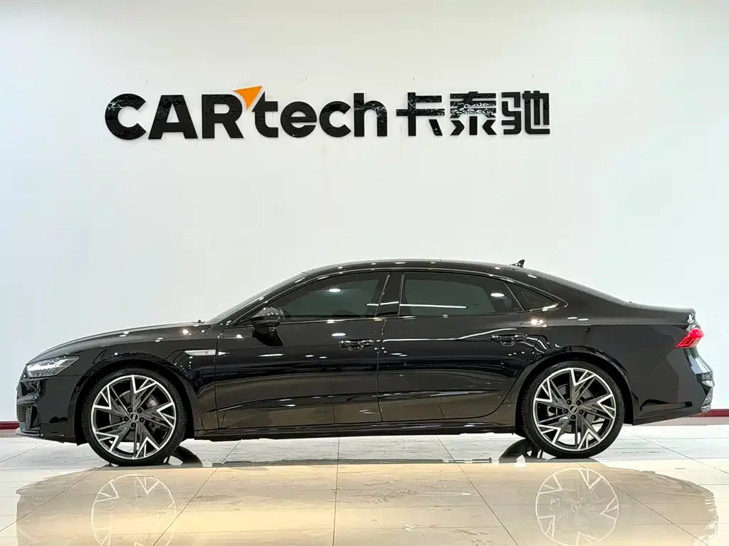 Audi A7L — фото 9