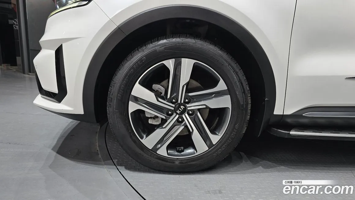 Kia Sorento — фото 6