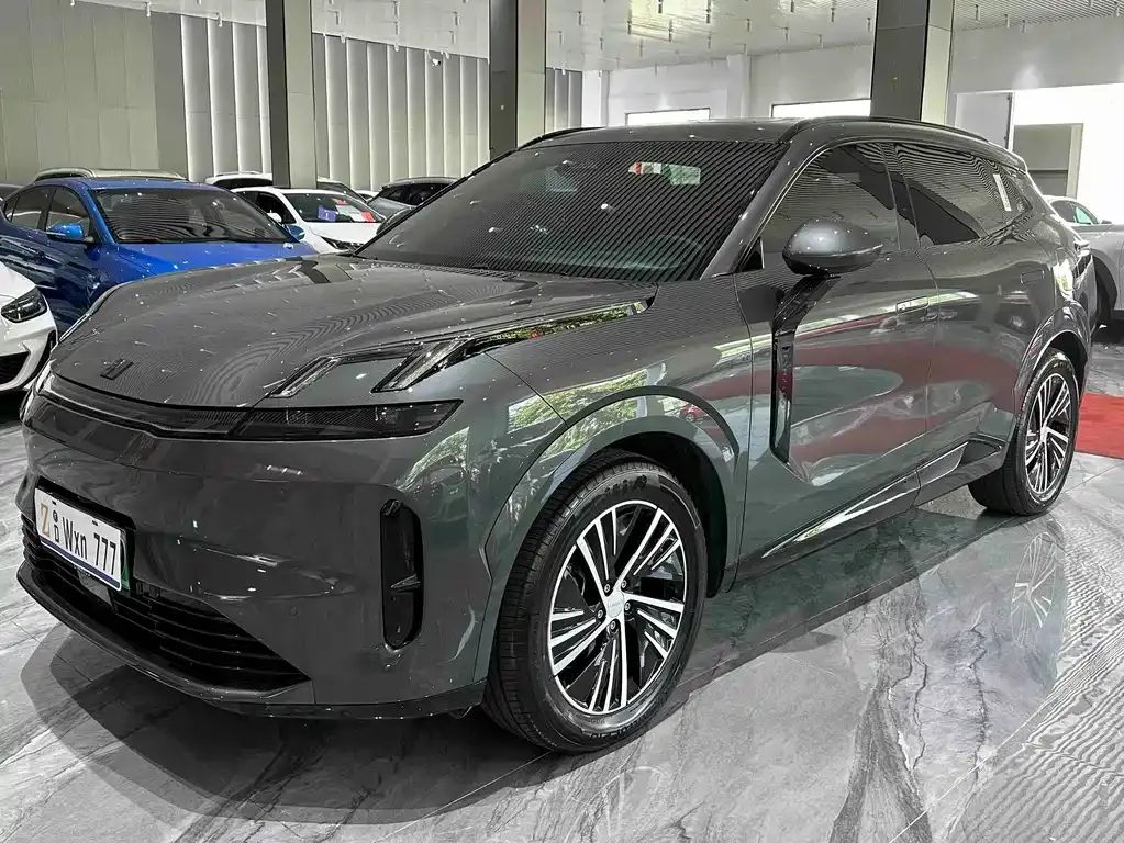 Lynk & Co 08 EM-P