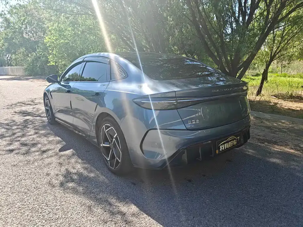 BYD Seal — фото 9