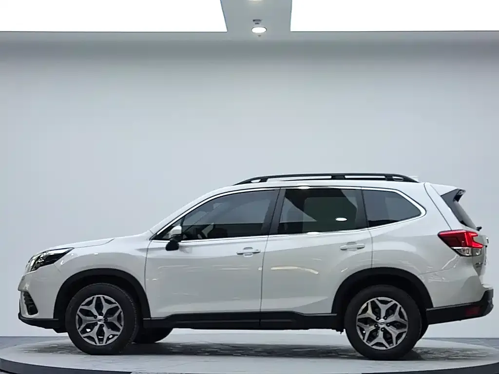 Subaru Forester — фото 8