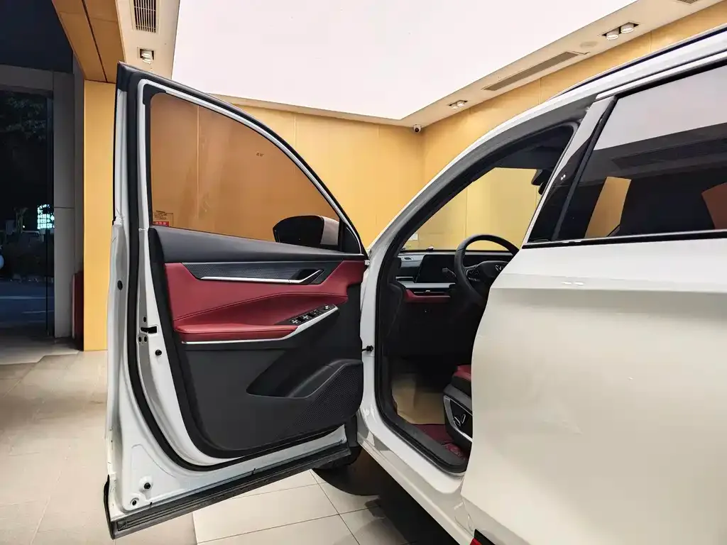 Changan CS75PLUS 2024 из CN, фото 4