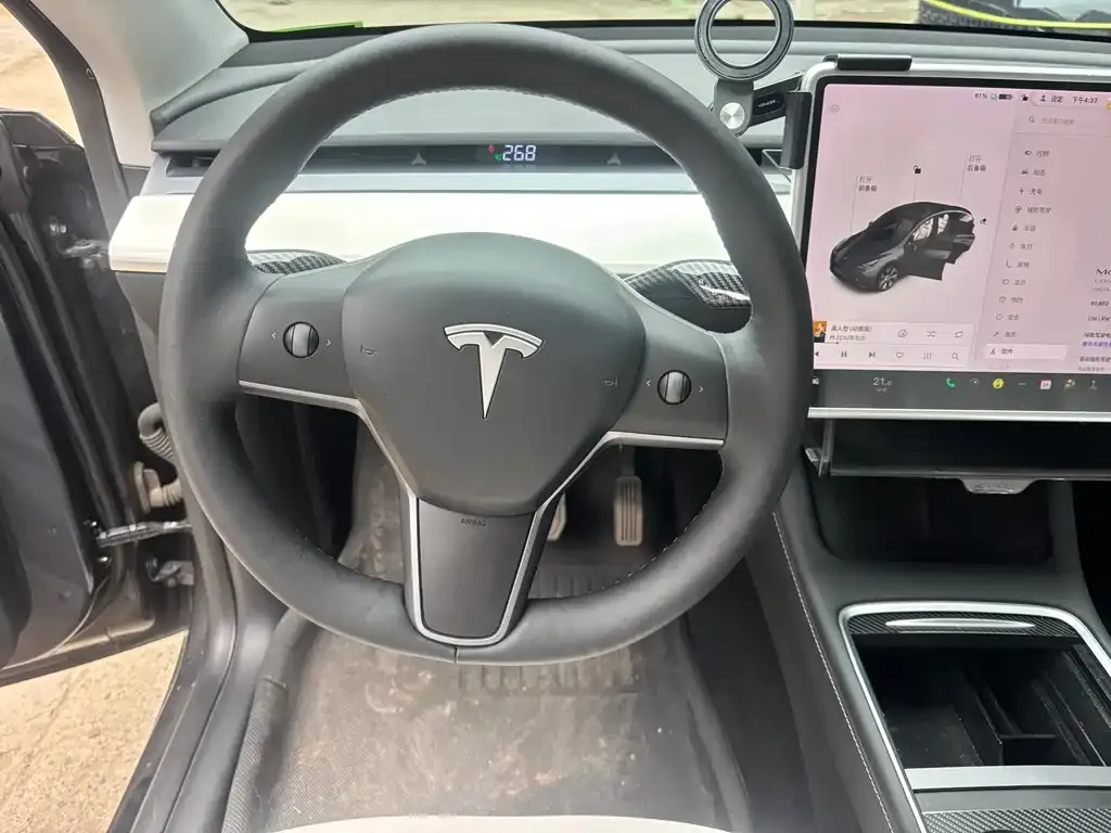 Tesla Model Y — фото 5