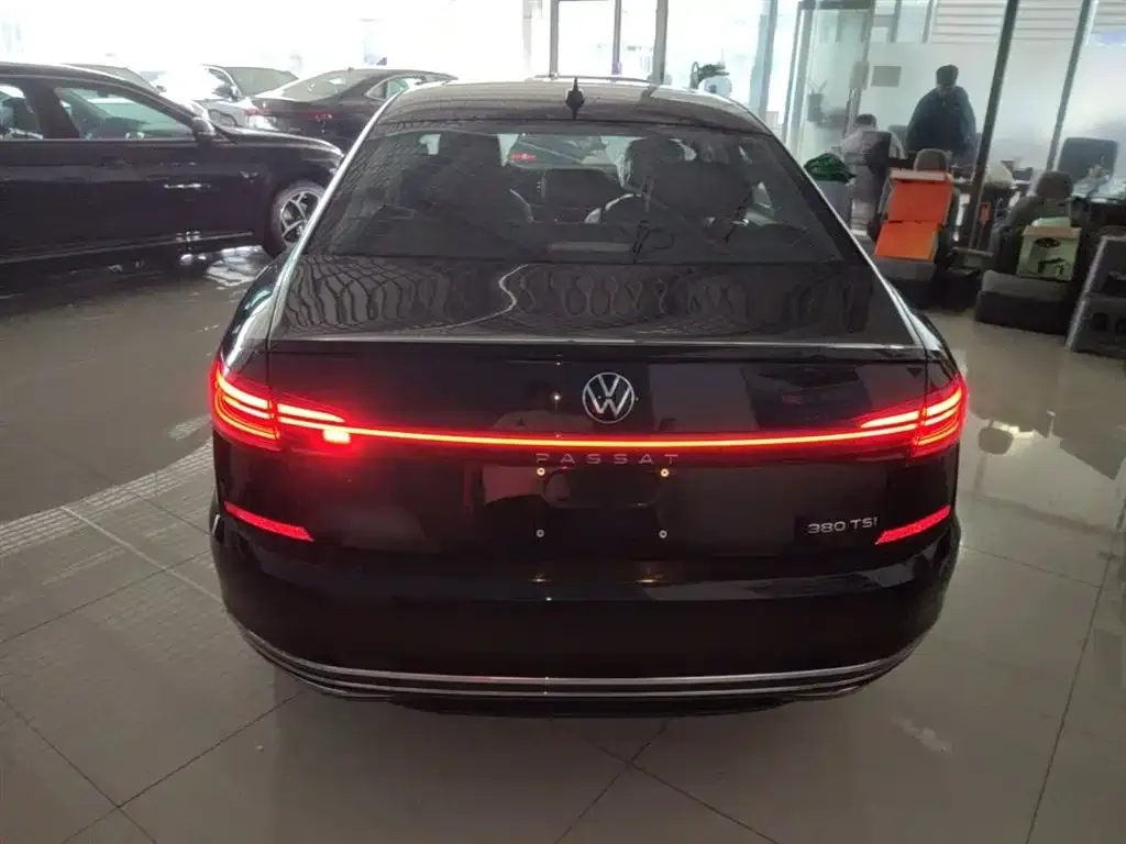 Volkswagen Passat — фото 3