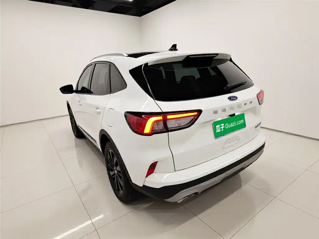 Ford Escape 2023 из CN, фото 5