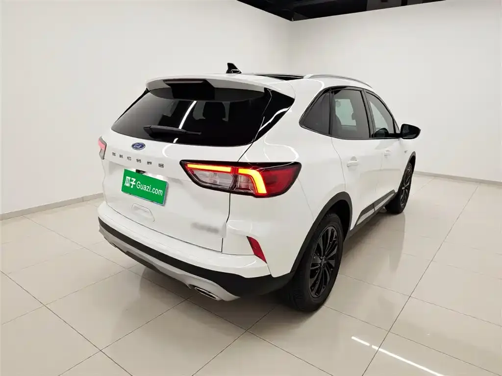 Ford Escape 2023 из CN, фото 7