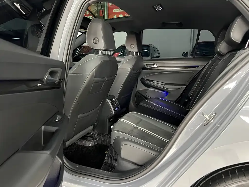 Volkswagen Golf 2021 из CN, фото 6