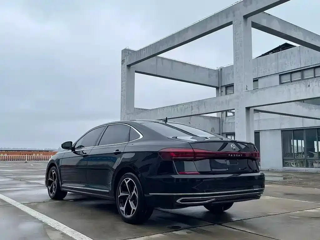 Volkswagen Passat — фото 3