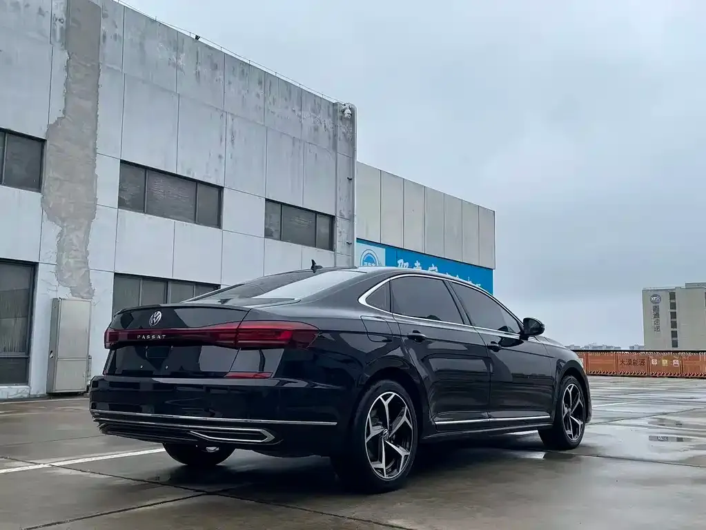 Volkswagen Passat — фото 9
