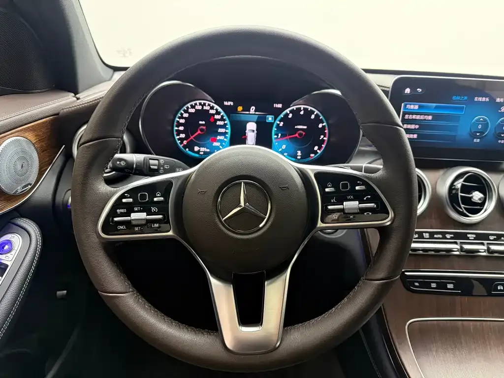Mercedes-Benz GLC — фото 10