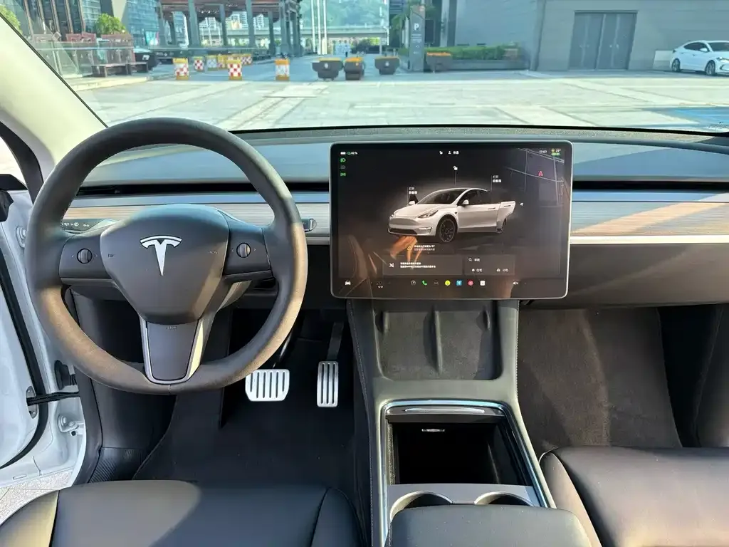 Tesla Model Y — фото 3